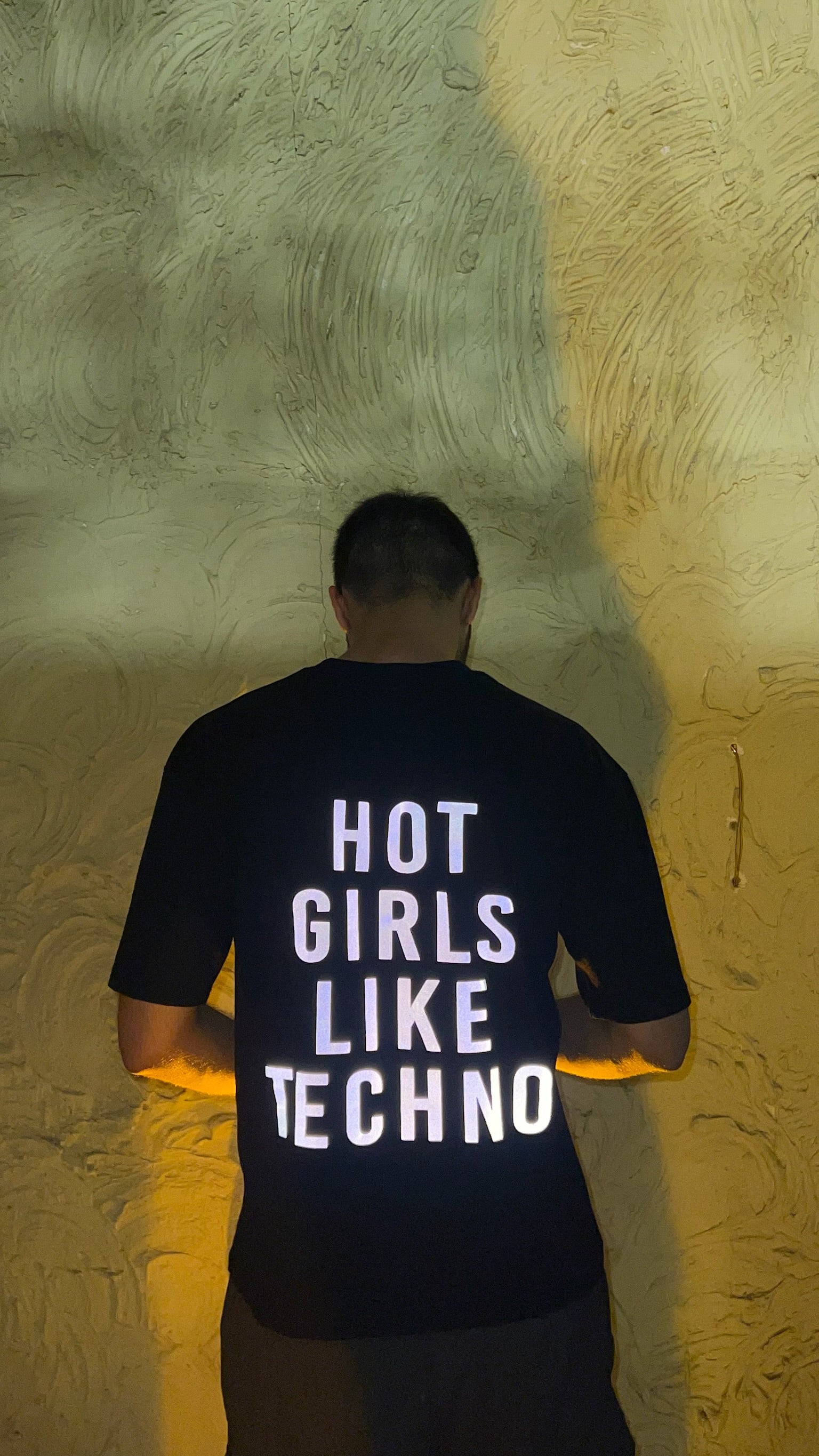 HOT Girls Like Techno Reflective Tshirt