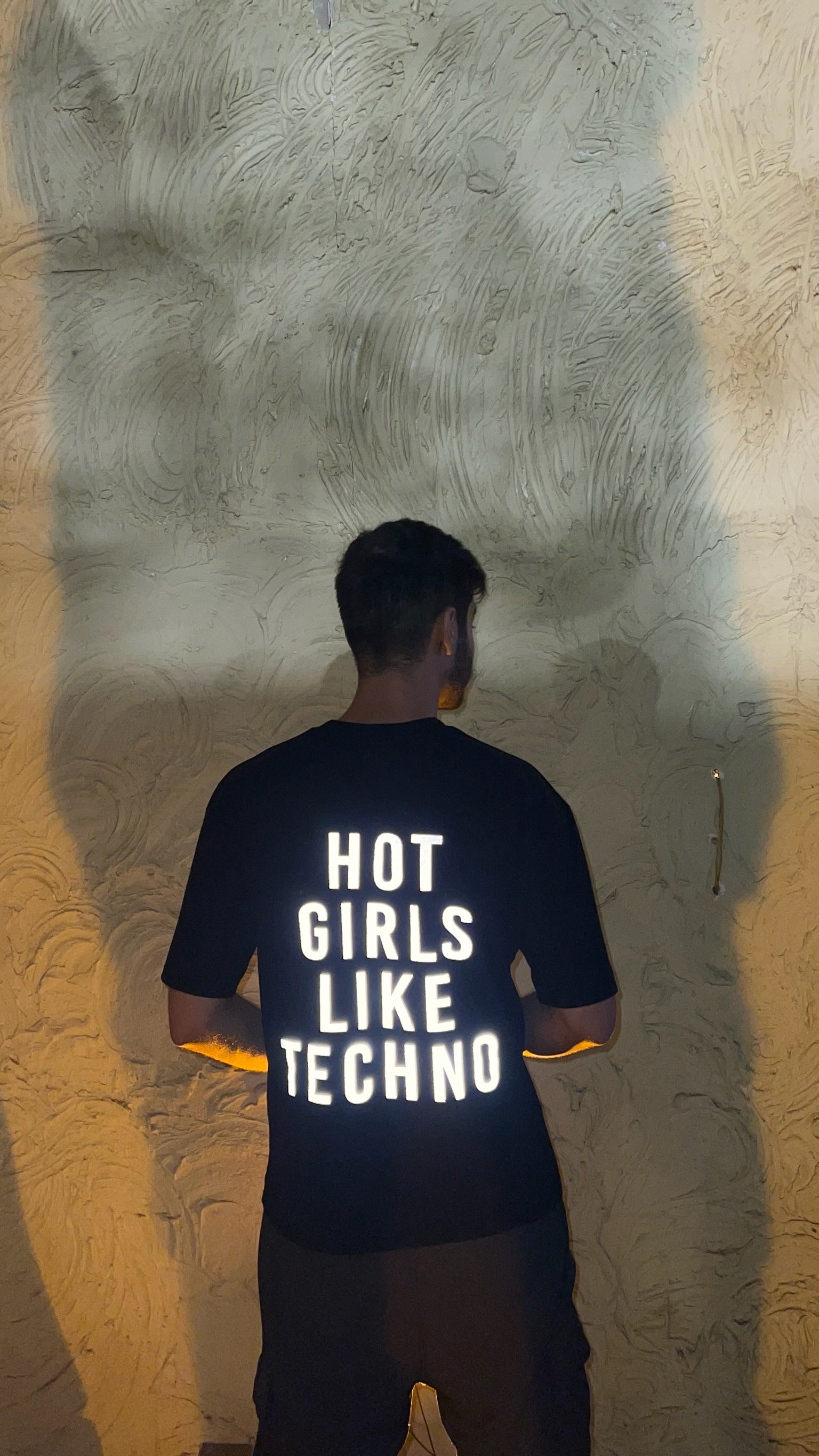 HOT Girls Like Techno Reflective Tshirt